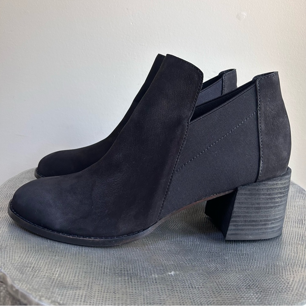 Eileen Fisher~Bayo Black Tumbled Nubuck Leather Booties in size 11